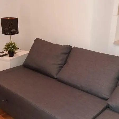 Ajuda - Tram Line Apartment *